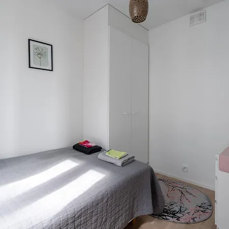 Spacious 2br View With Sauna & Balcony Lägenhet